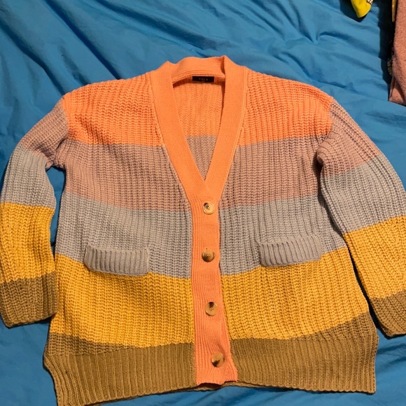 Vici button up - Picture 1 of 4